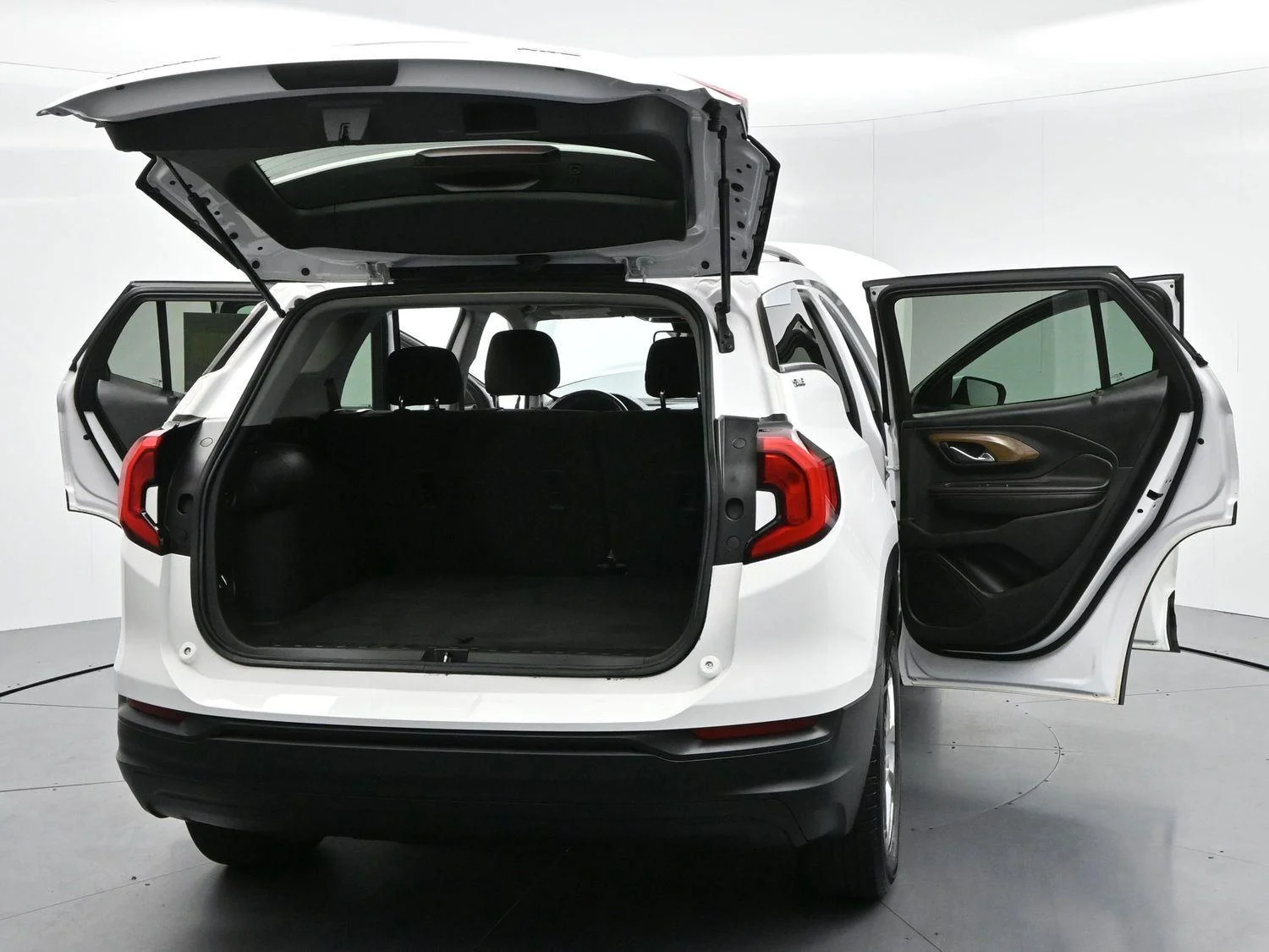 Used 2020 Summit White GMC SLE image 42