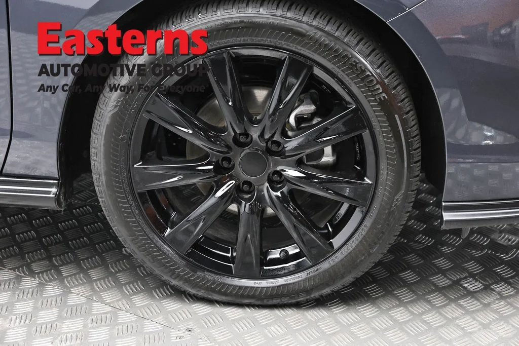 Used 2025 Gray Honda SE image 29
