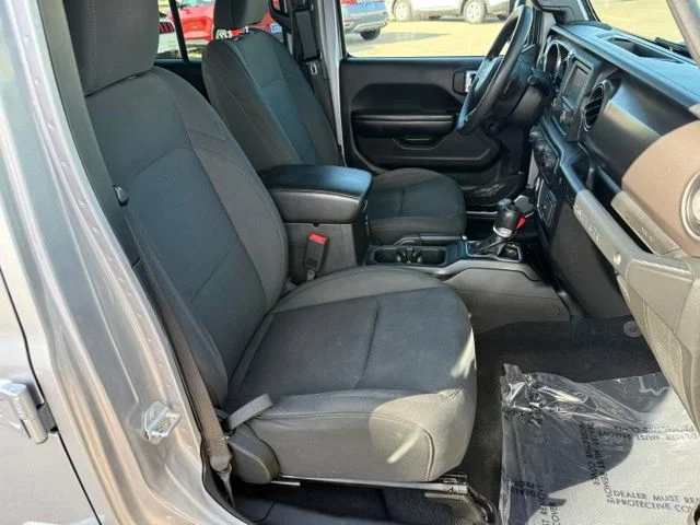 Certified Used 2018 Silver Jeep Unlimited Sport image 28