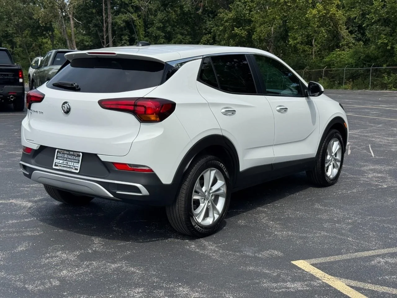 Used 2023 Summit White Buick Preferred image 4