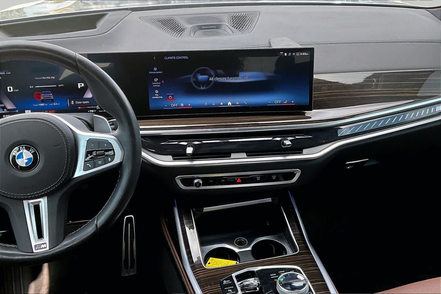 Used 2026 Skyscraper Grey Metallic BMW M60i image 5