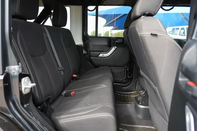 Used 2018 Black Jeep Unlimited Sahara image 22