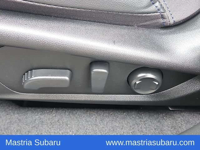 Used 2025 Pearl Subaru Premium image 17