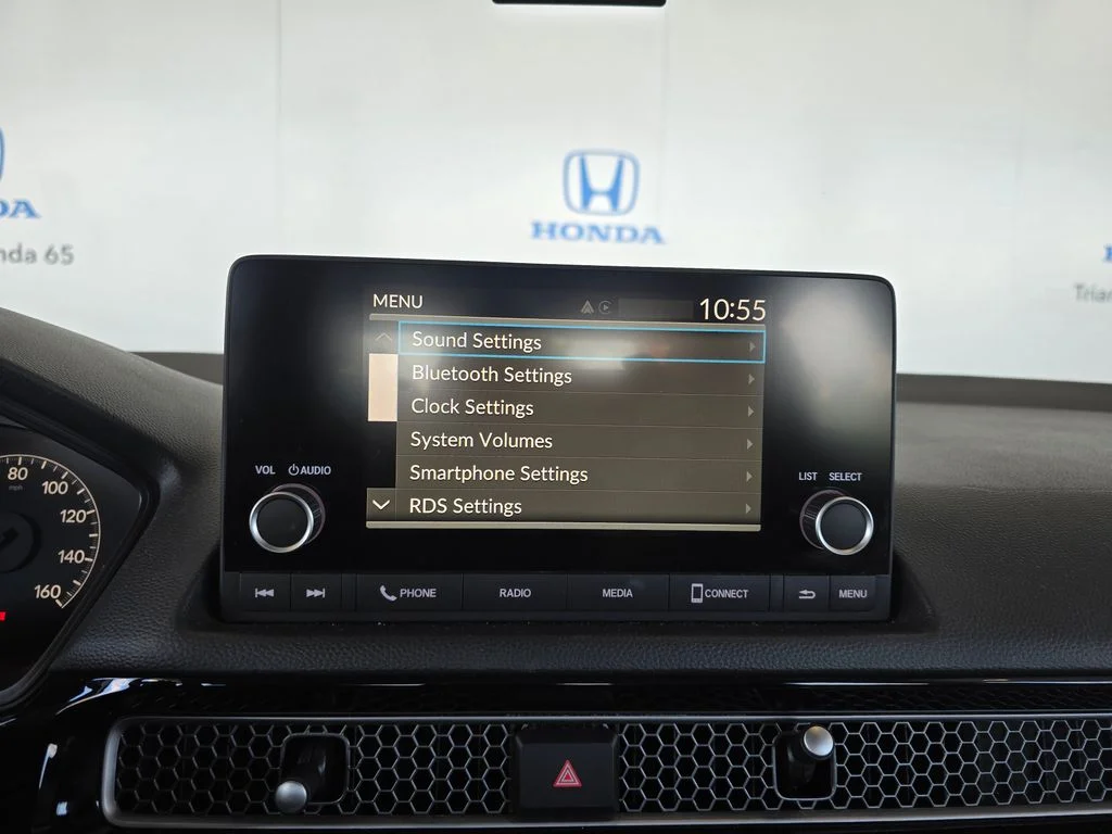 Used 2025  Honda LX image 9
