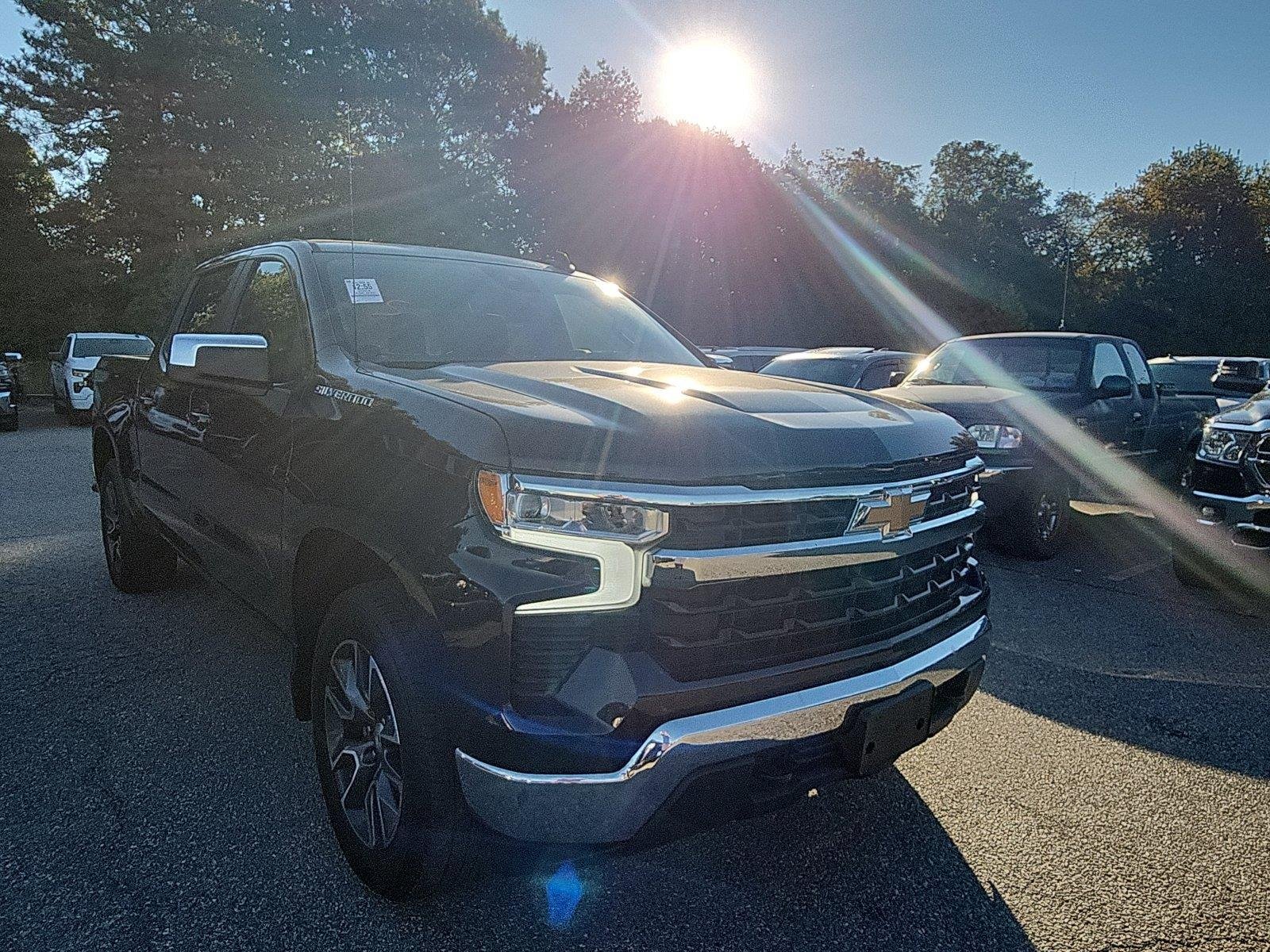 2024 Chevrolet Silverado 1500 LT - Photo 7