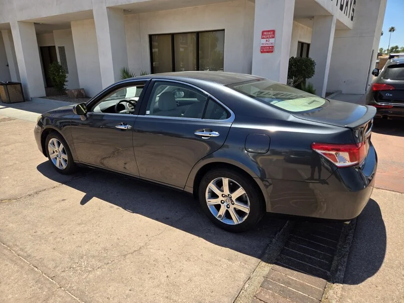 Used 2008 Gray Lexus 4DR SDN AT image 3
