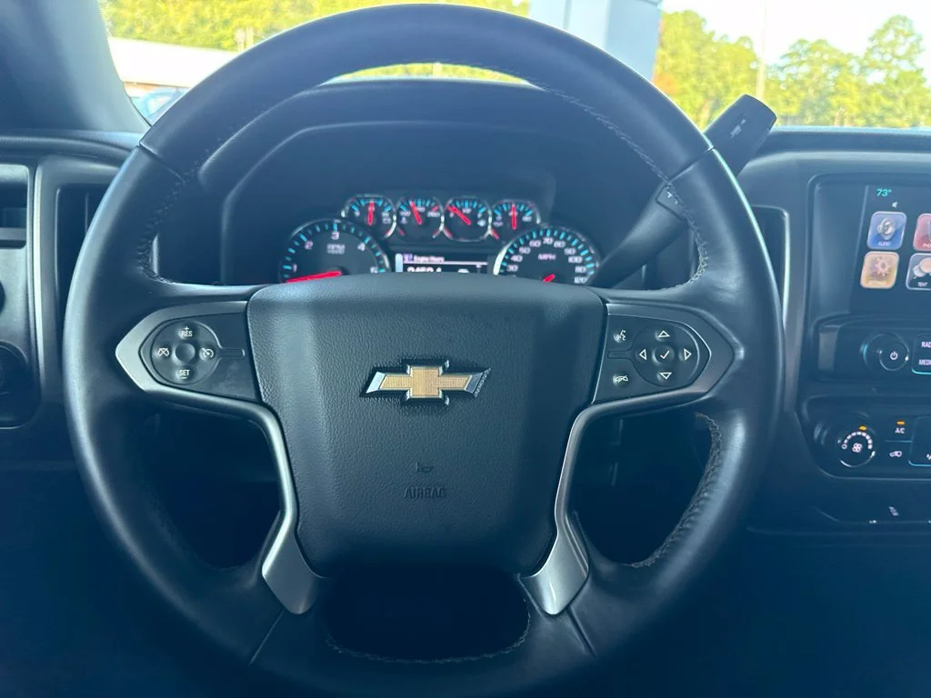 Used 2017 SUMMIT WHITE Chevrolet LT image 25