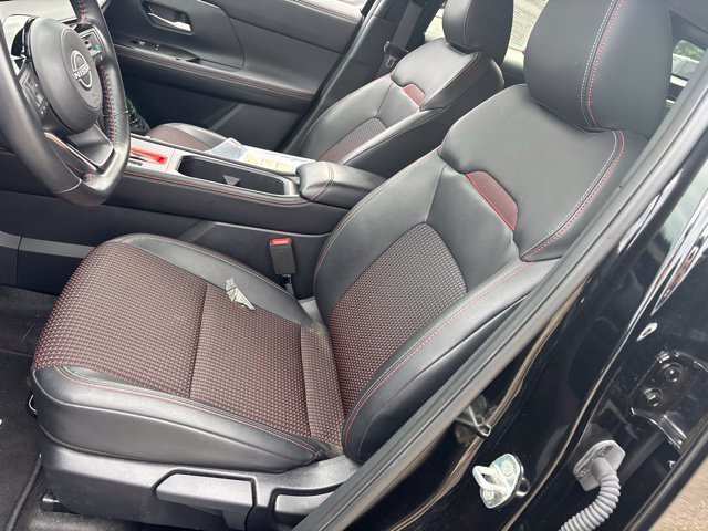 Certified Used 2025 Super Black Nissan SR image 15