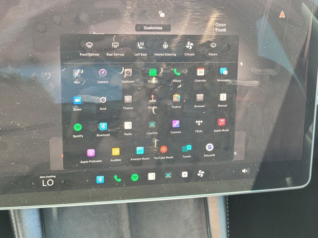 Used 2023 White Tesla Base image 19