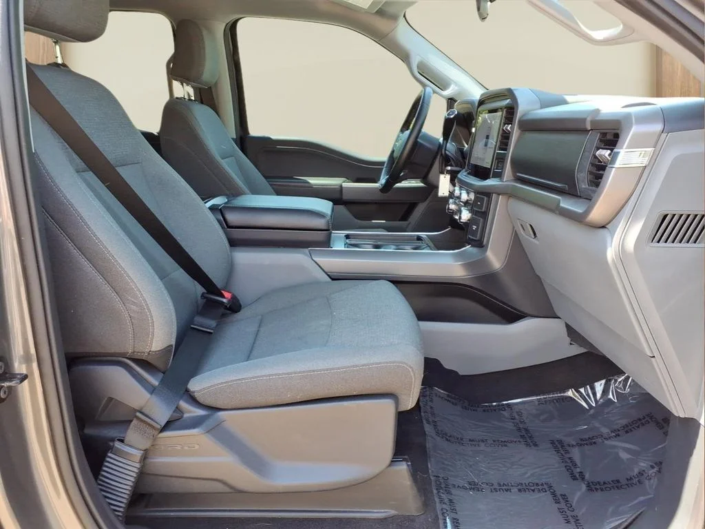 Used 2025 Gray Ford XLT image 34