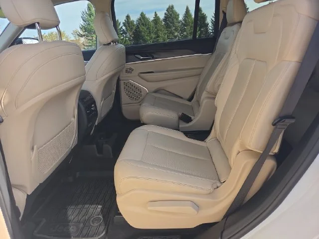 Used 2021 White Jeep Limited 4x4 image 30