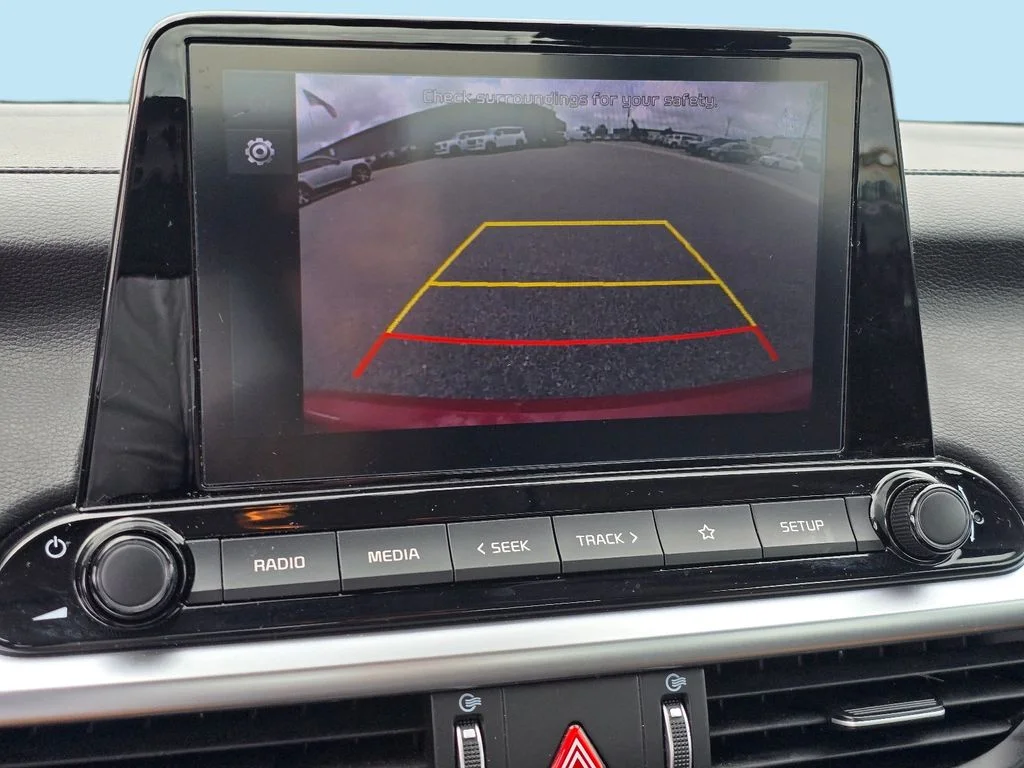 Used 2023 Red Kia LXS image 40