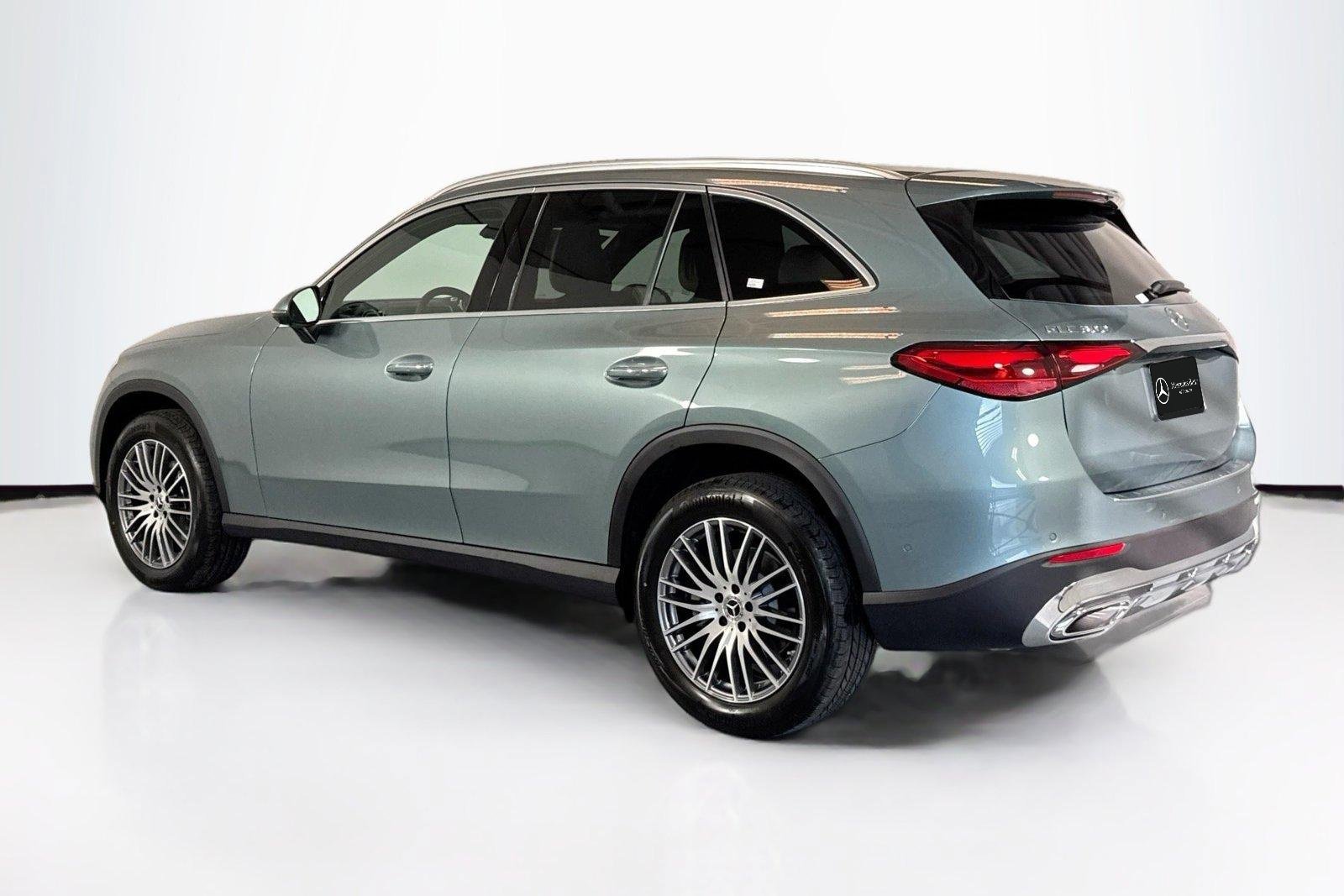 New 2026 Black Mercedes-Benz GLC 300 image 7
