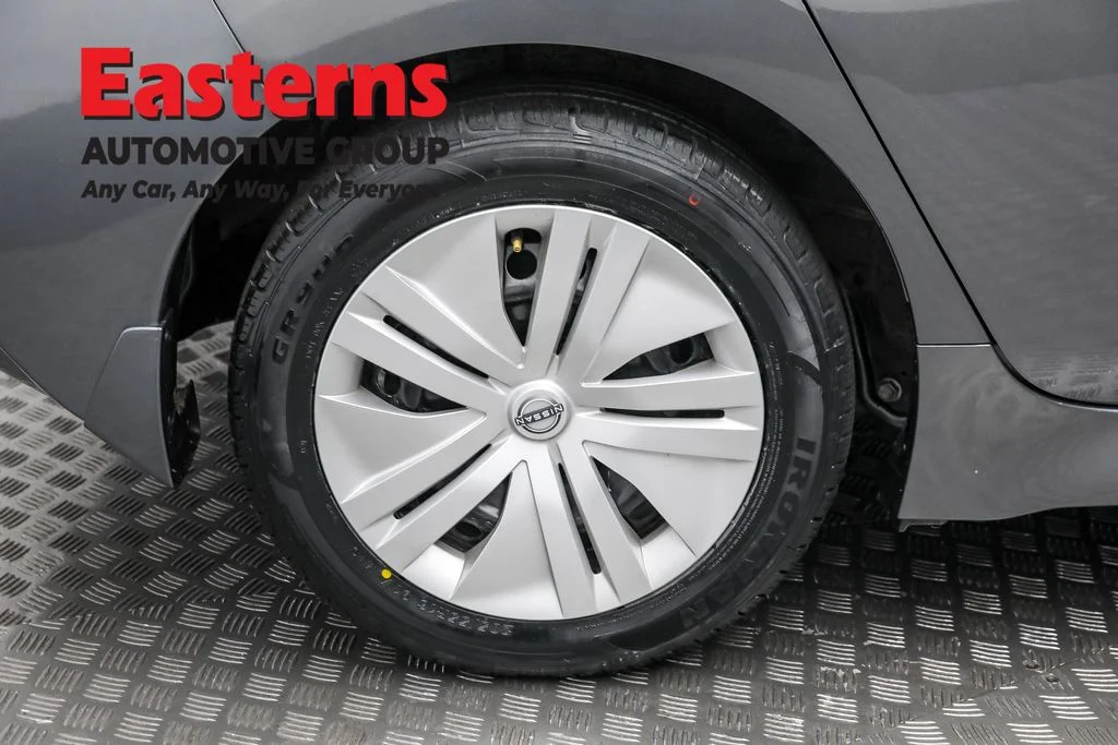 Used 2023 Gray Nissan S image 29