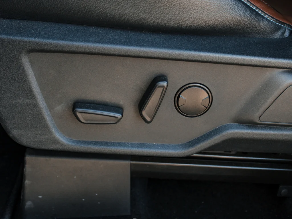 Used 2024 Carbonized Gray Metallic Ford Outer Banks image 8