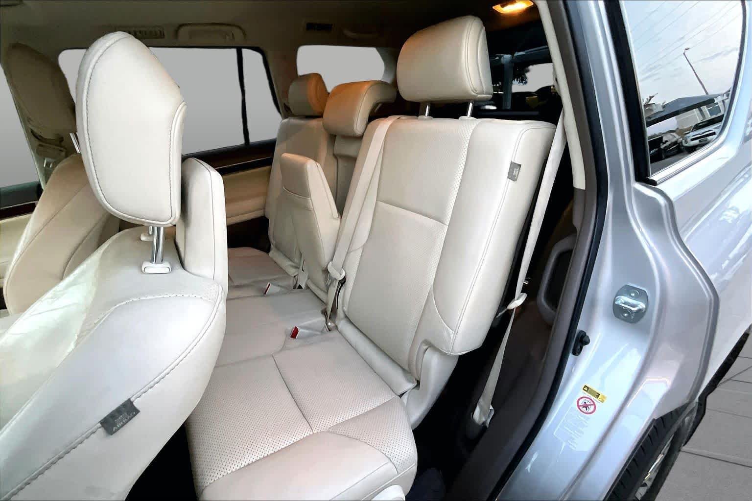 Used 2014 Tungsten Pearl Lexus Luxury image 20
