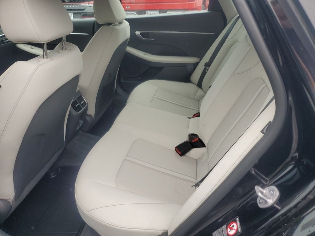 Used 2023 Black Hyundai SEL image 14