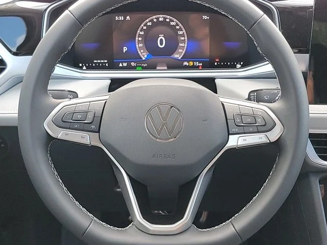 2025 Volkswagen Taos SE - Photo 25
