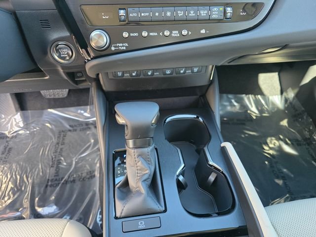 2025 Lexus ES 350 - Photo 25