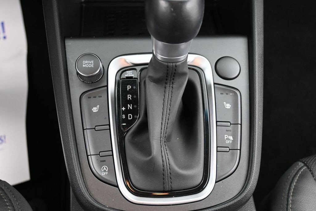 Used 2022 Lunar Hyundai Limited DCT FWD image 13