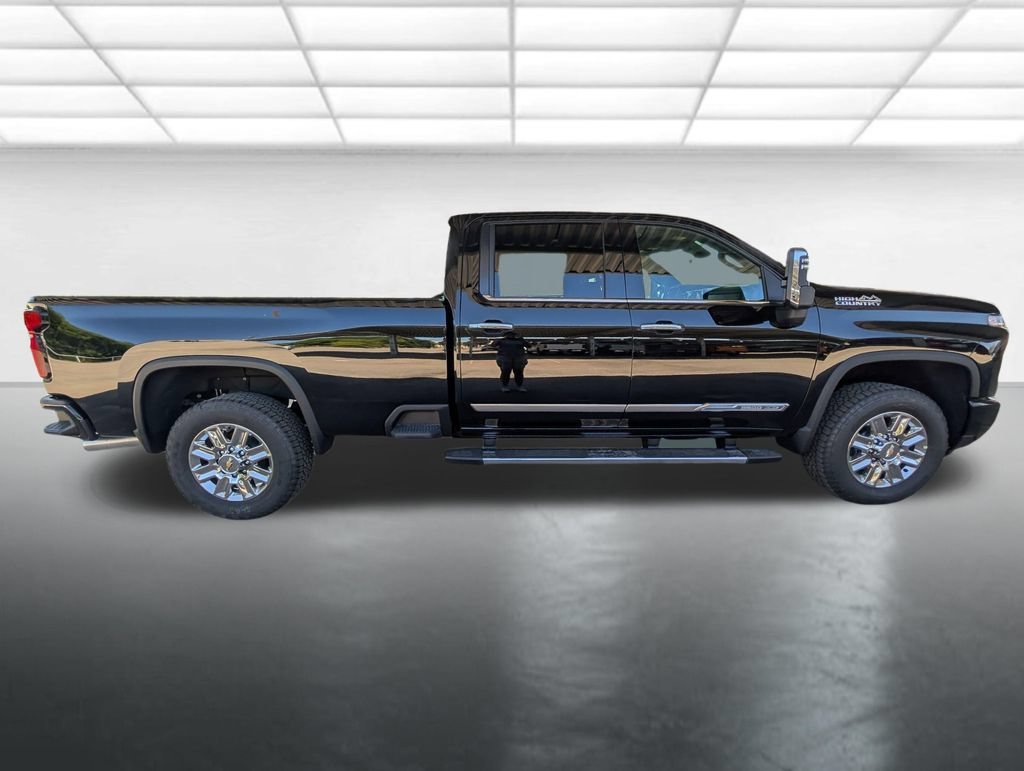 New 2026 Black Chevrolet High Country image 35