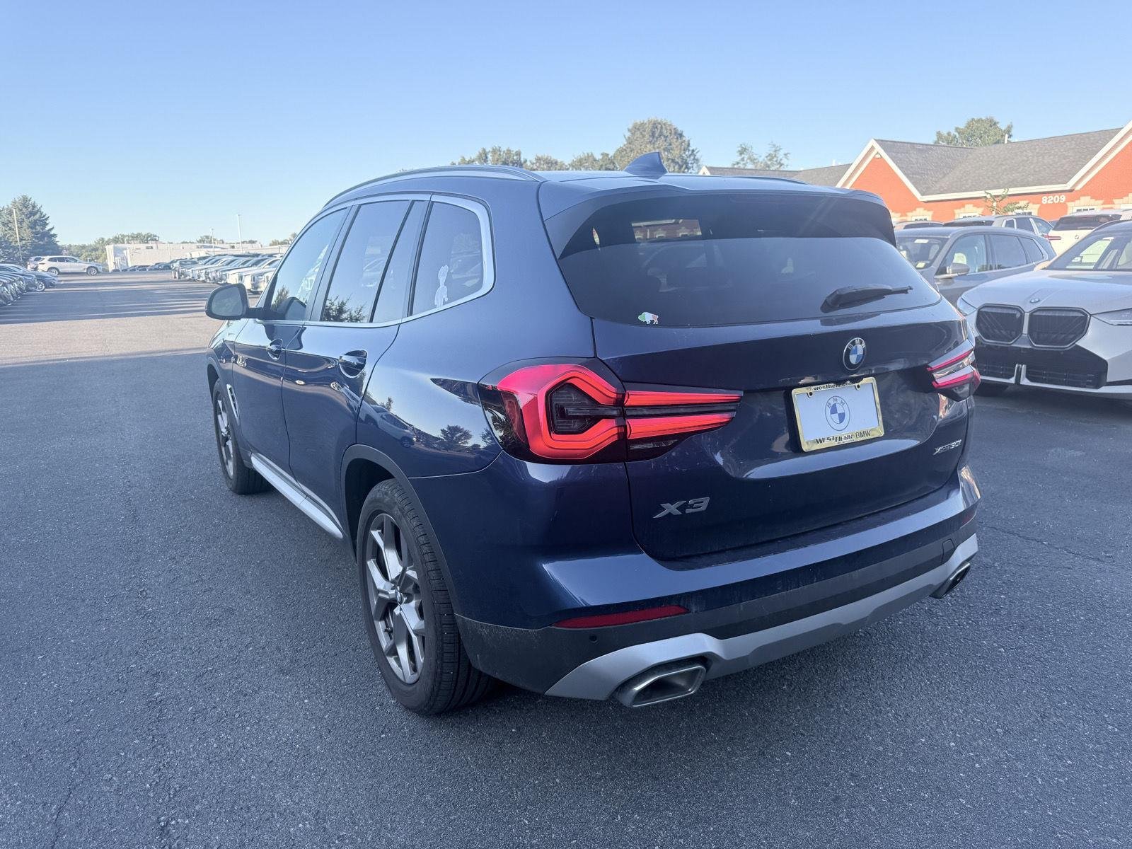 Used 2024 Phytonic Blue Metallic BMW xDrive30i image 5