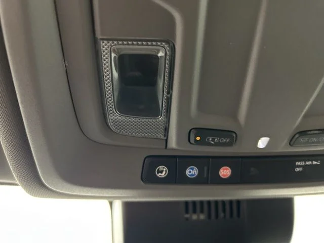Used 2022 Silver GMC Elevation image 13