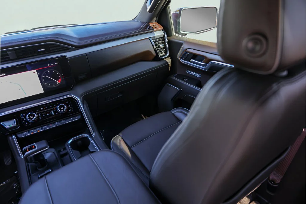 Used 2023 STERLING METALLIC GMC Denali image 30