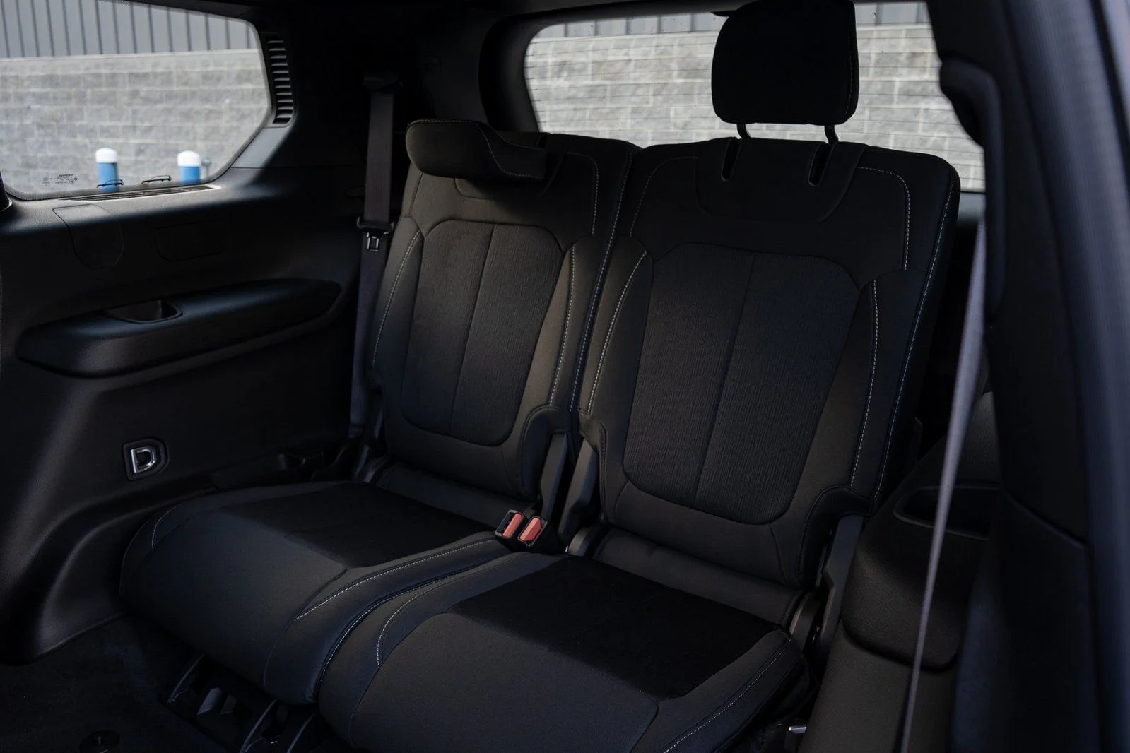 Used 2025 Black Jeep Laredo image 19