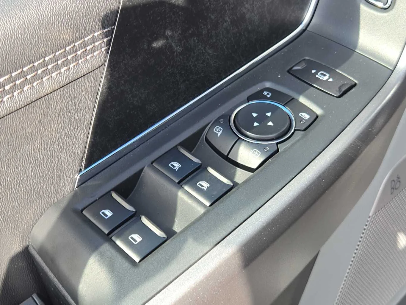New 2027 Carbonized Gray Metallic Ford F-250® XLT image 19