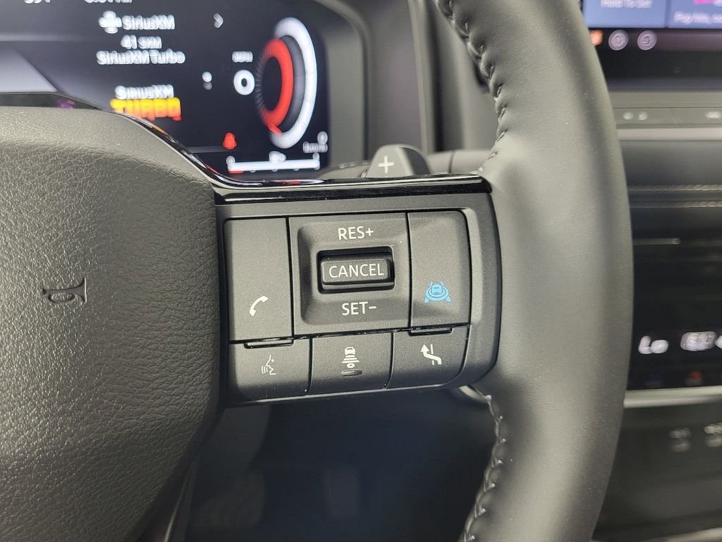 2025 Nissan Rogue Platinum - Photo 28