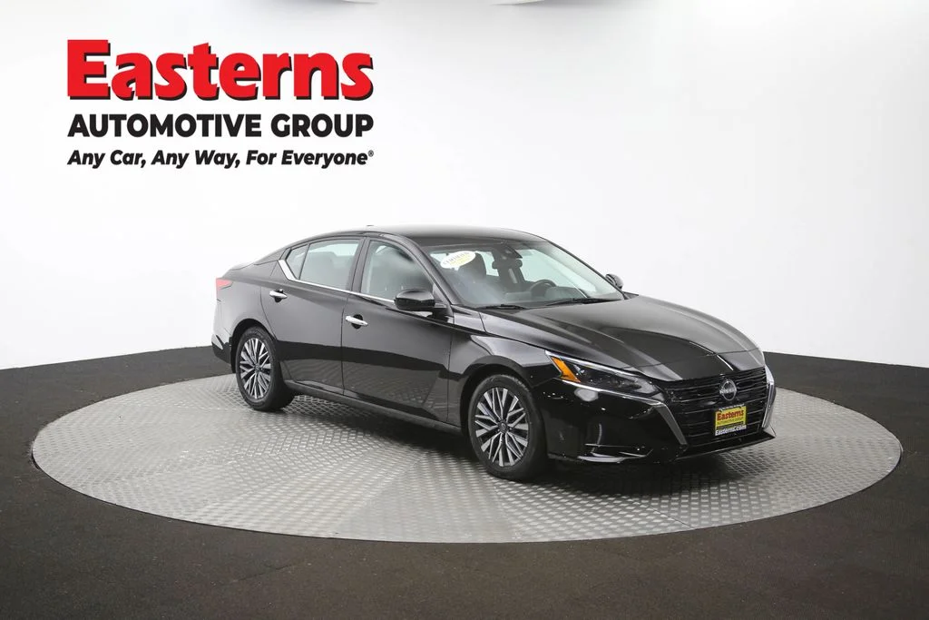 Used 2023 Black Nissan 2.5 SV image 49