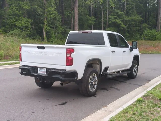 Used 2023 White Chevrolet Custom image 13