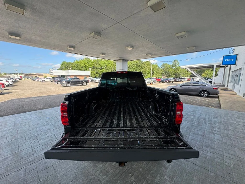 Used 2018 Black Chevrolet LTZ image 9