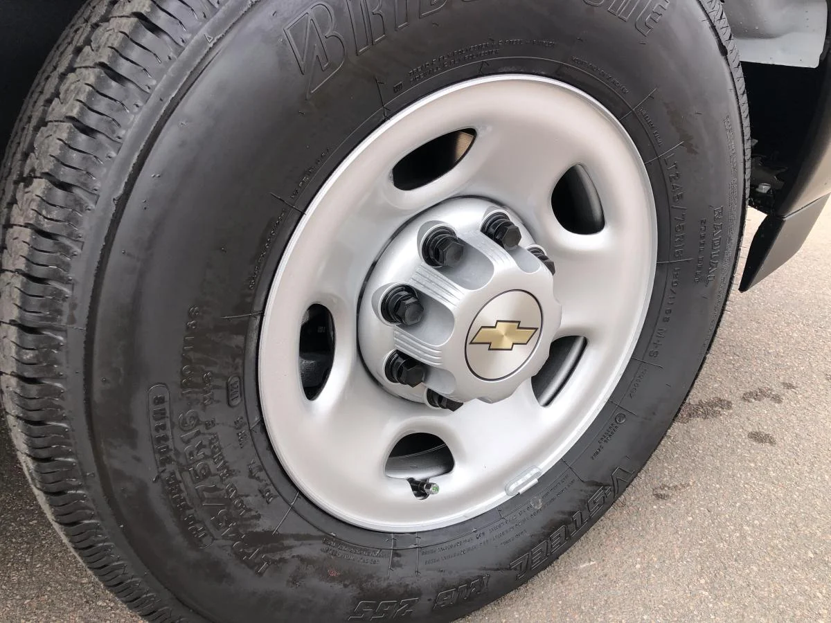 New 2026 White Chevrolet Rwd 3500 135 image 9
