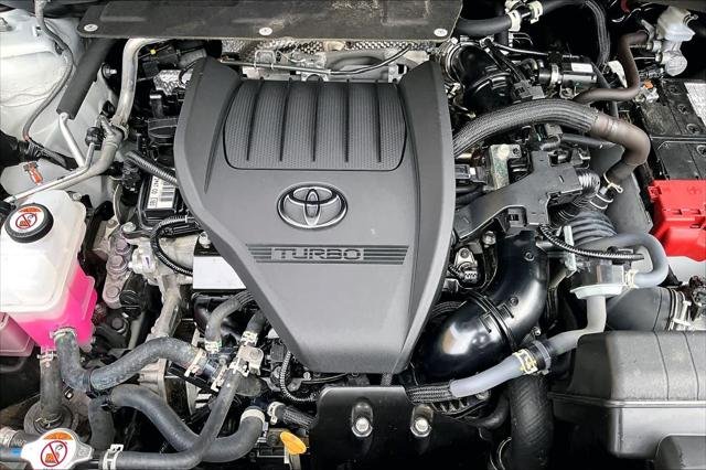 Certified Used 2025 WIND CHILL PEARL Toyota  image 33