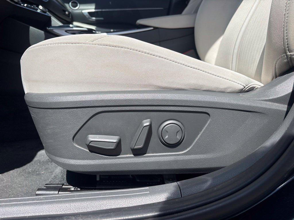 Used 2023 Blue Hyundai SEL image 10
