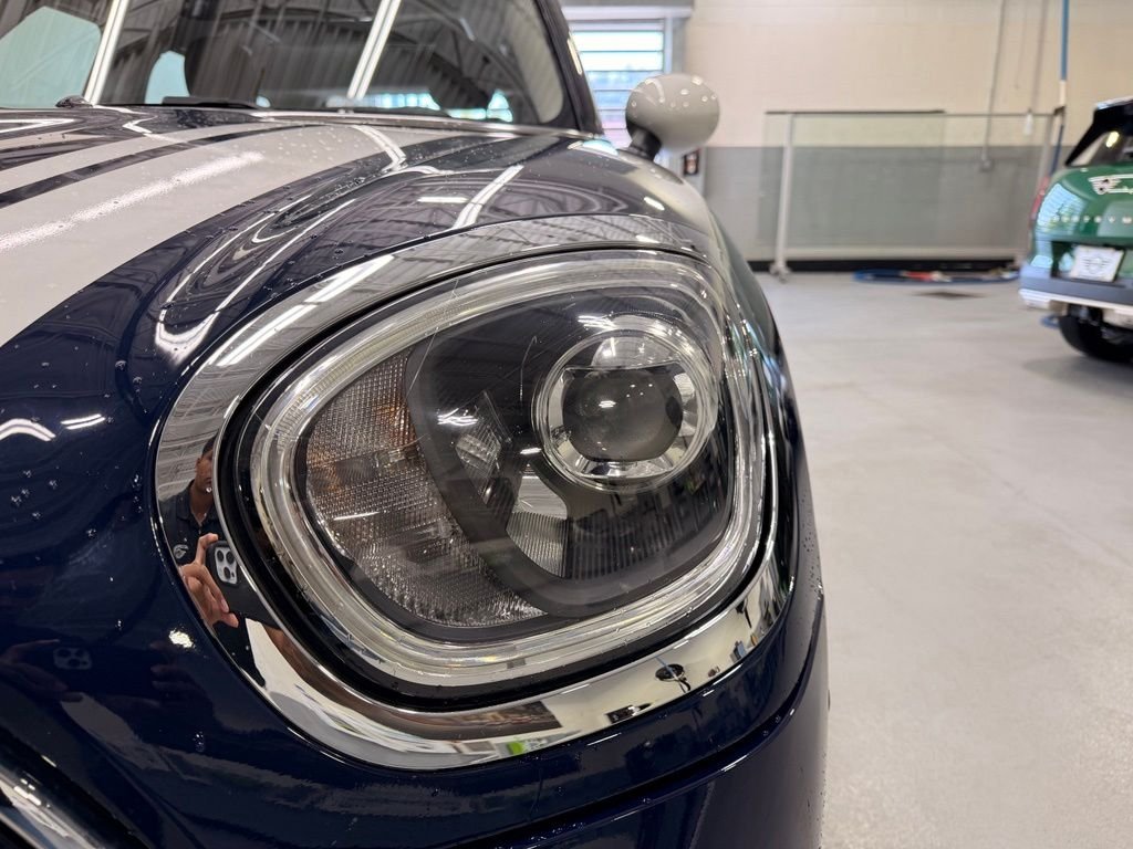 Used 2019 MINI Yours Lapisluxury Blue MINI  image 9