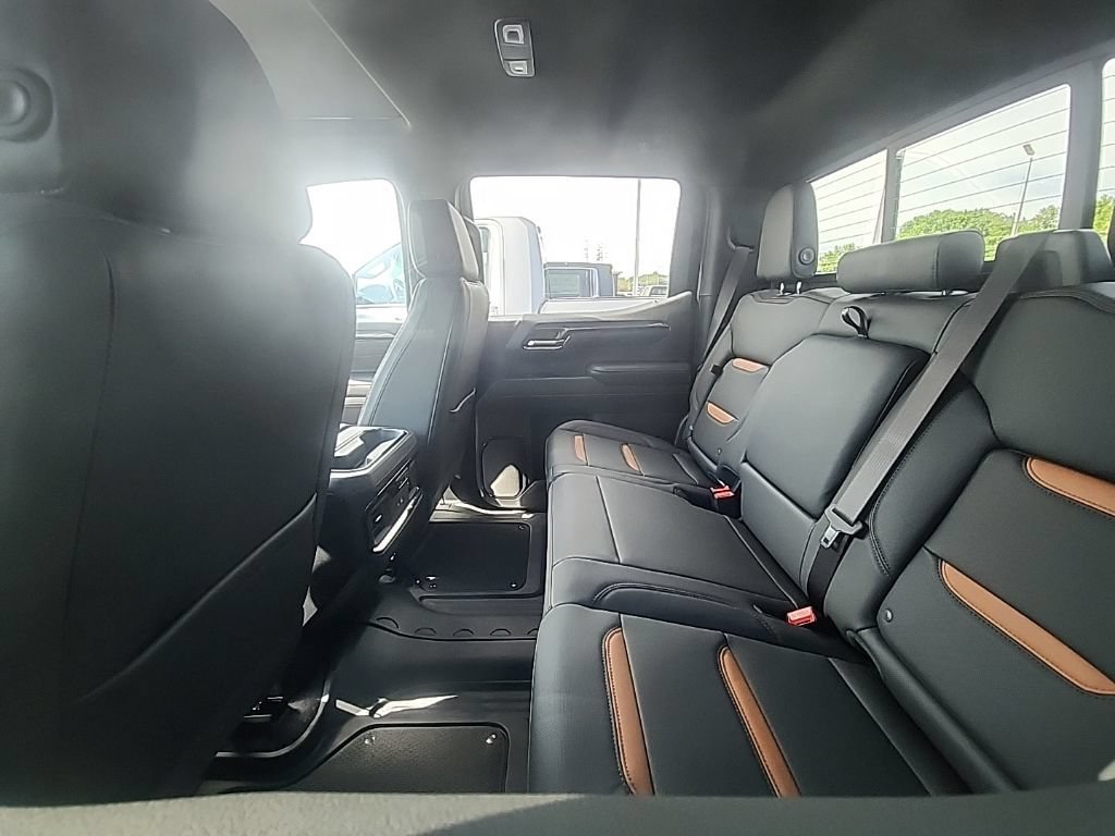 2026 GMC Sierra 1500 AT4 - Photo 8