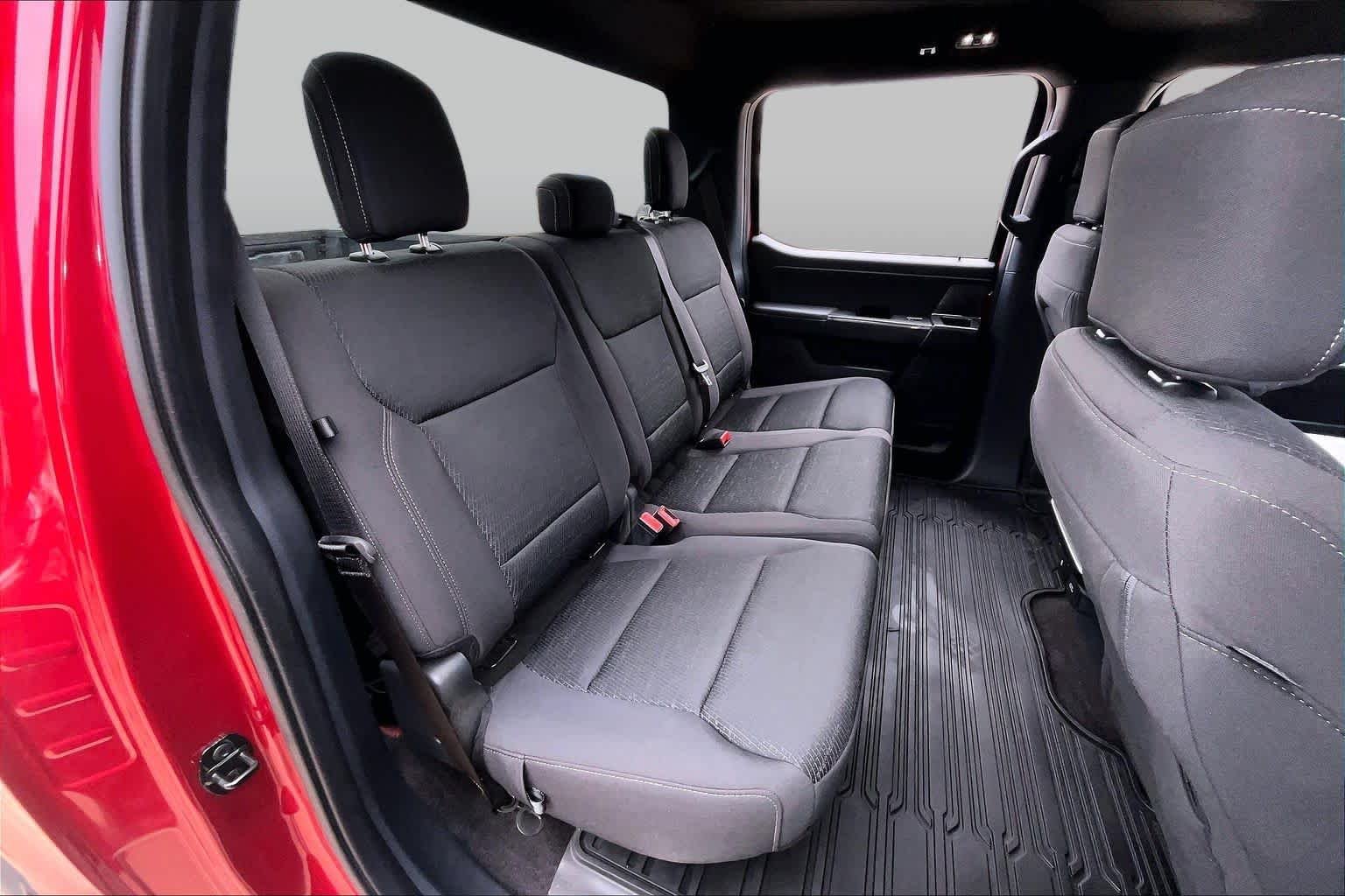 Used 2021 Rapid Red Metallic Tinted Clearcoat Ford XLT image 19