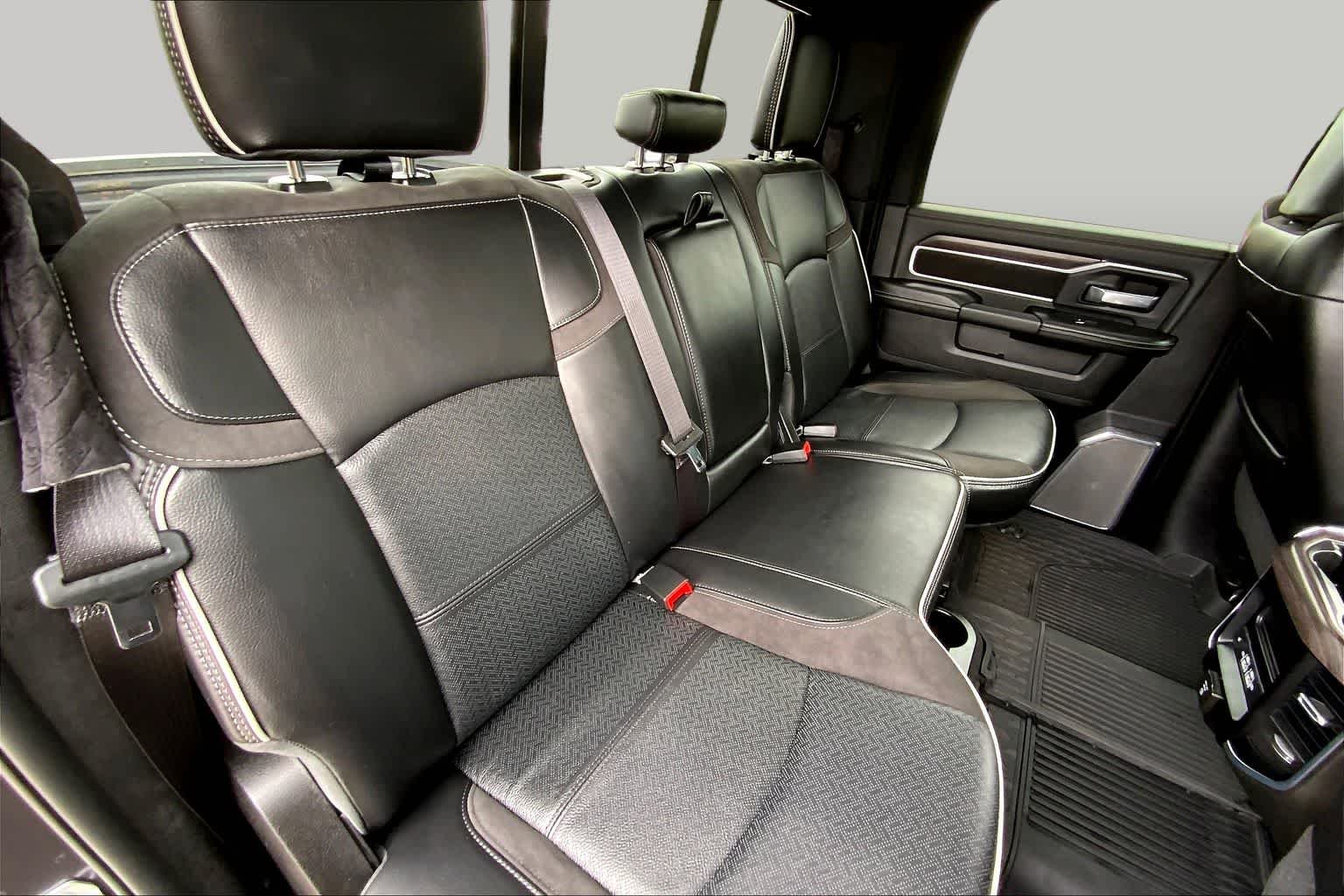 Used 2025 Granite Crystal Metallic Clearcoat Ram Laramie image 18