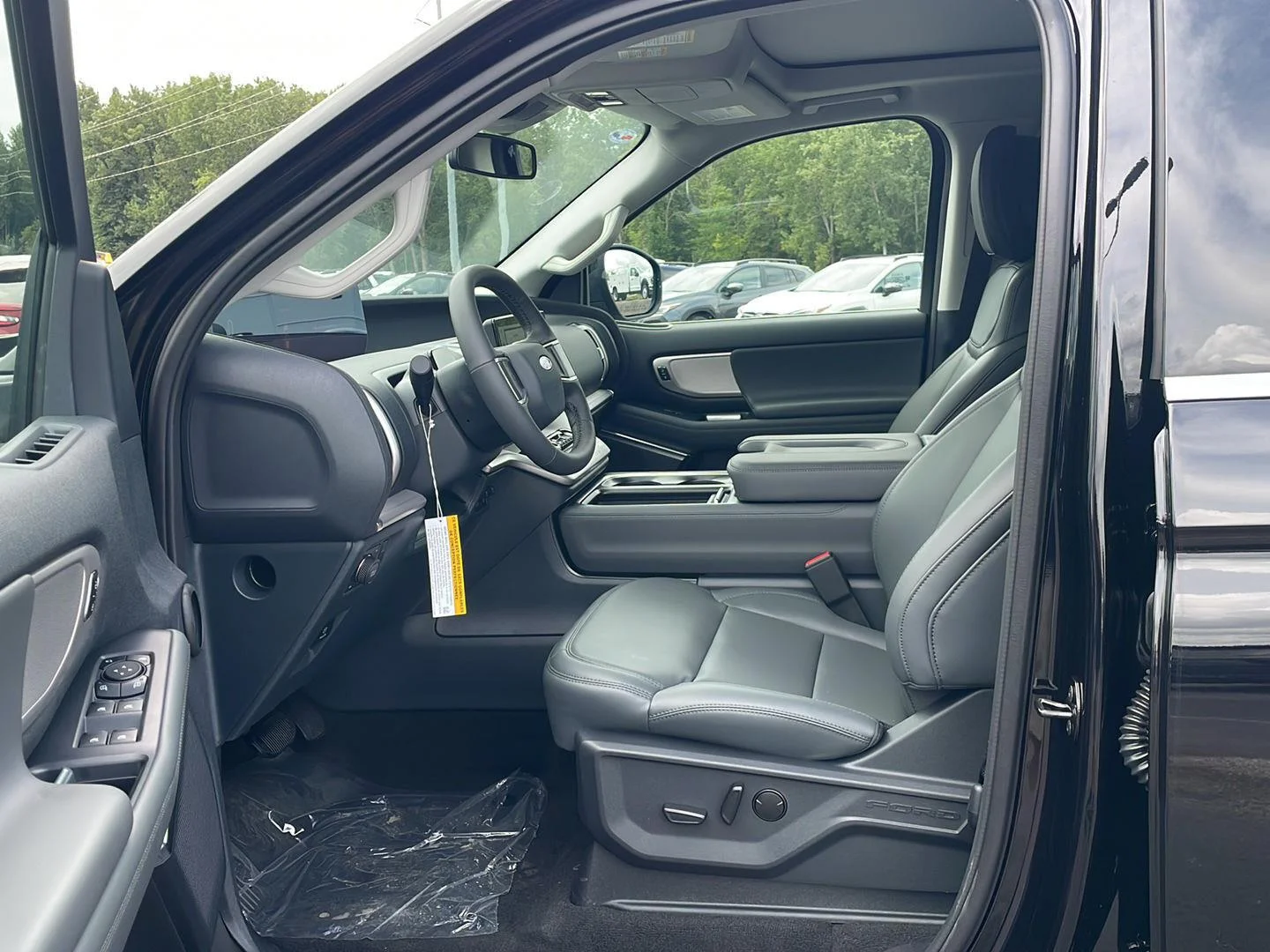 New 2027 Agate Black Metallic Ford Active image 9