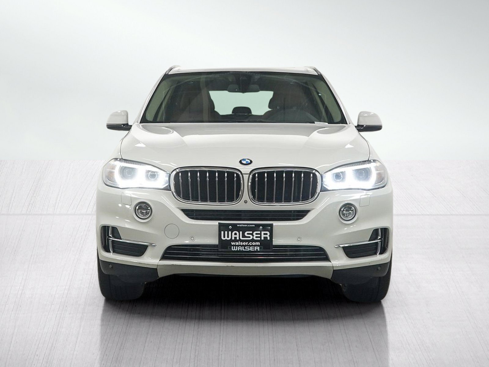 Used 2015 Alpine White BMW AWD 4dr xDrive35i image 8