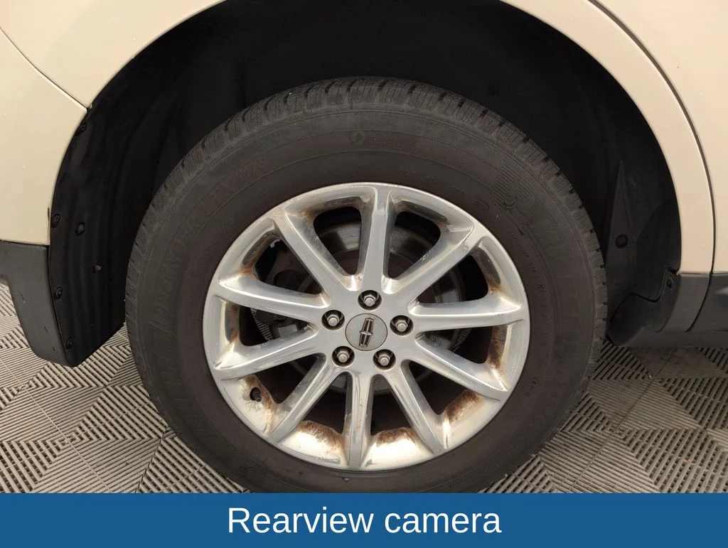 Used 2015 White Lincoln Base image 17