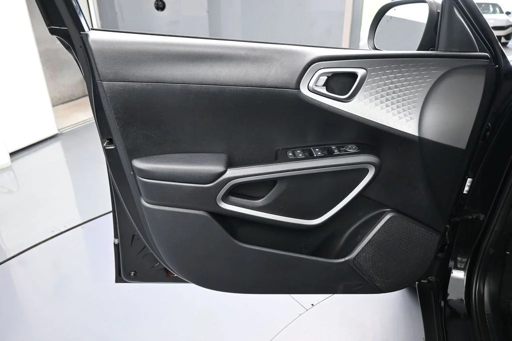 Used 2023 Fusion Black Kia S image 13