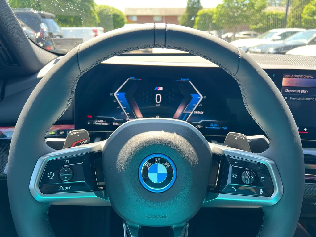New 2027 Black BMW 550e xDrive image 16