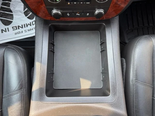 Used 2014 Silver Ice Metallic Chevrolet LT image 30