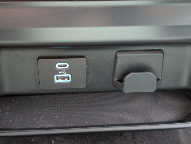 Used 2022 White Ford XLT image 33
