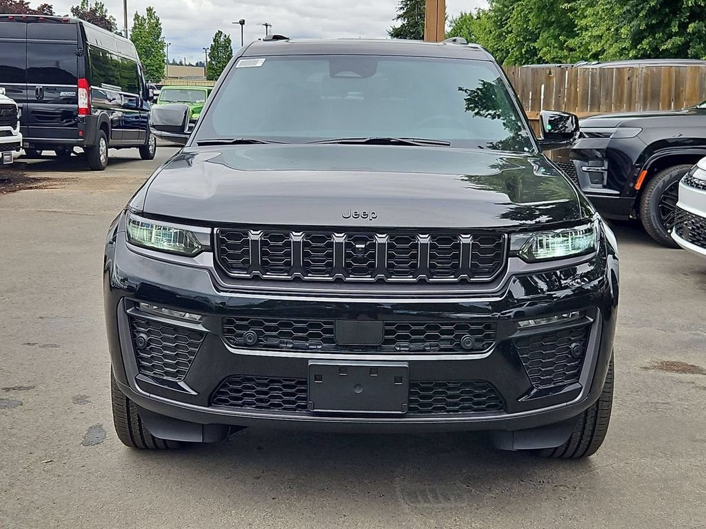 New 2026 Diamond Black Crystal Pearl-Coat Exterior Paint Jeep  image 2