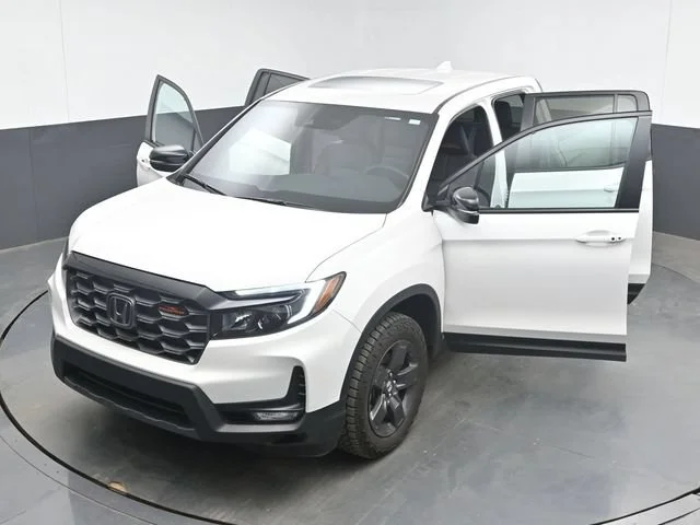Certified Used 2026 Platinum White Pearl Honda TrailSport image 104